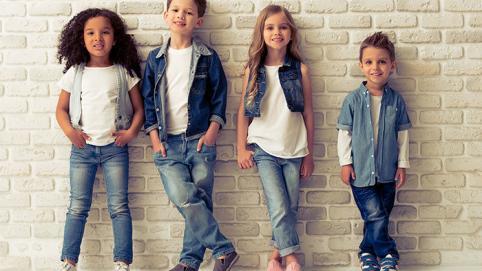 Kleine Helden ganz groß –  Kindermode in der Produktfotografie